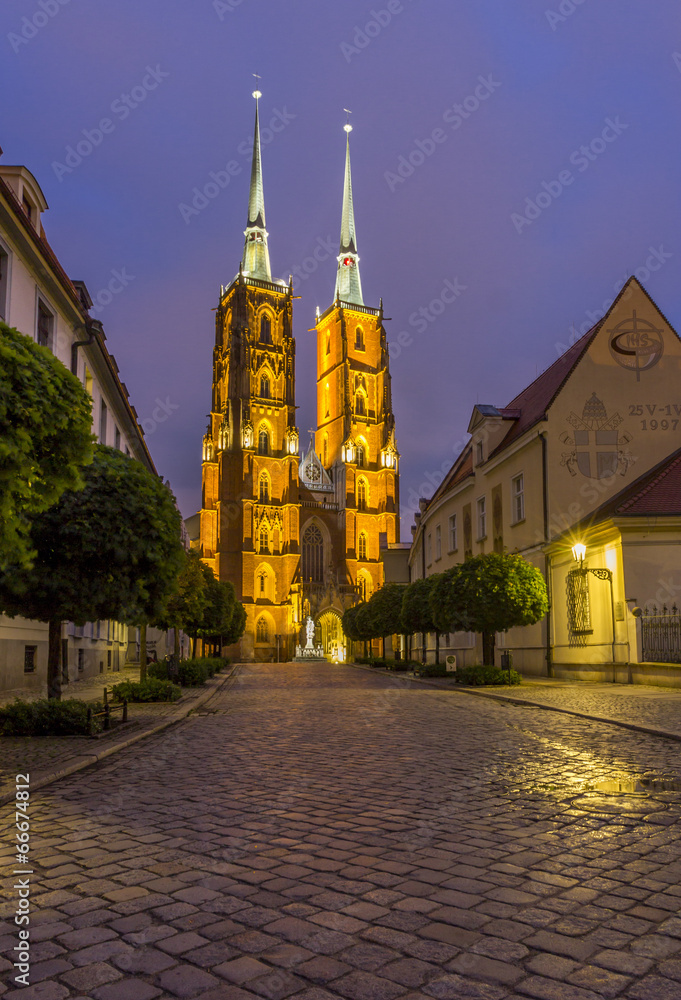 nocne-zdjecie-katedry-sw-jana-wroclaw-polska