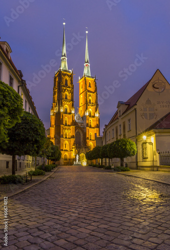 Obraz w ramie Night photo of St. John`s cathedral, Wroclaw, Poland