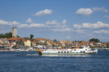 Sticker - Ship on the lake