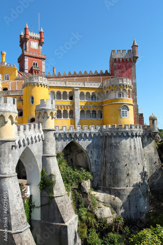 Board z aluminiowym obramowaniem Bajki zamek palacio da pena w sintra