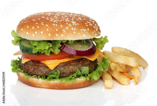 Naklejka samoprzylepna Smaczny hamburger i frytki na białym