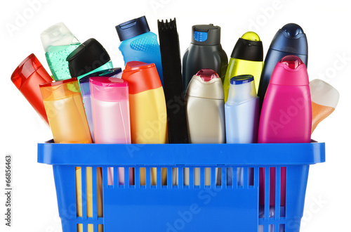 Fotografía Plastic shopping basket with body care and beauty products
