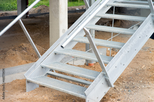 Stahltreppe Konstruktion – kaufen Sie dieses Foto und finden Sie