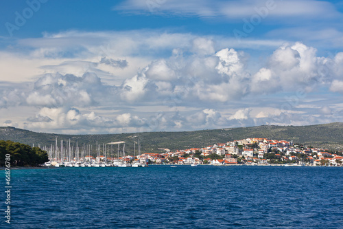 Naklejka samoprzylepna Marina frapa, rogoznica, chorwacja, widok