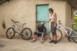 © anghifoto - escursionisti in mountain bike
