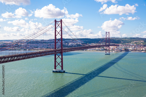 Naklejka - mata magnetyczna na lodówkę Lisbon Bridge with cityscape