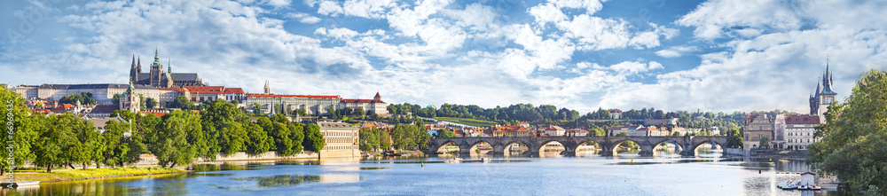 Obraz na płótnie Panoramic view of Prague, Czech Republic. w salonie