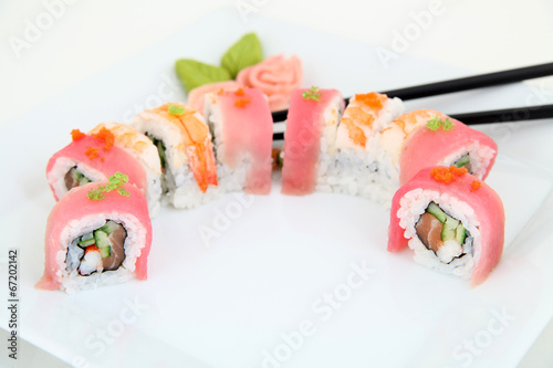 Tapeta ścienna Tęcza maki sushi z węgorzem, tuńczykiem, łososiem i awokado