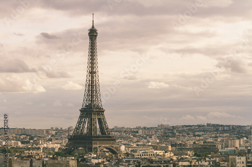 Plakat na papierze fotorealistycznym Tour Eiffel w Paryżu