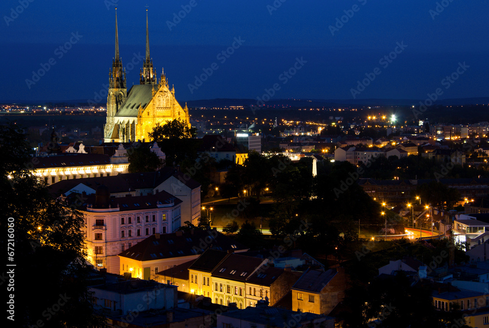 Obraz na płótnie Illuminated St. Peter and Paul Cathedral at night, Brno w salonie
