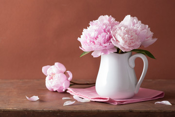 Fotomurales - beautiful pink peony bouquet in vase