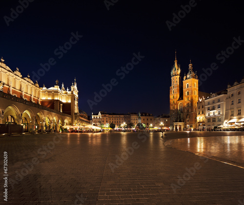 Tapeta ścienna Nocny widok na rynek w krakowie, polska