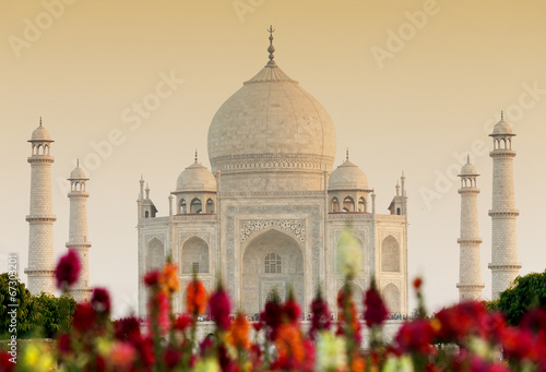 Plakat na papierze fotorealistycznym Taj Mahal w świetle słońca, agra, uttar pradesh, indie