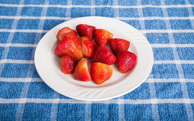 Wall Mural - Whole Strawberries on White Plate