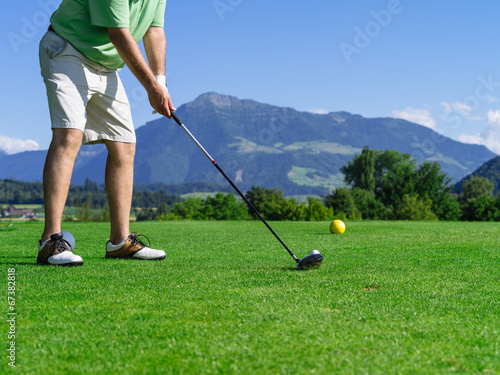 Obraz na płótnie canvas czteroczęściowy "tetraptyk" Golfista na polu golfowym