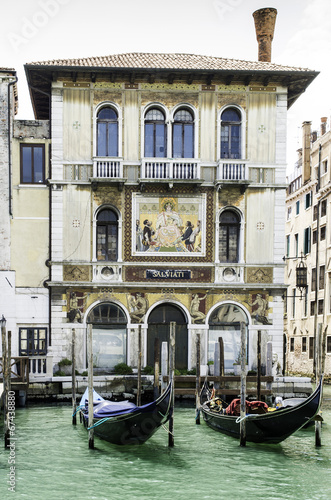 Naklejka dekoracyjna Ancient gondola in Venice