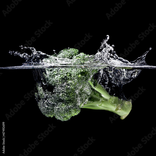Tapeta ścienna Splash brokułów