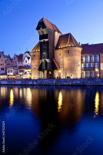 Naklejka dekoracyjna Old Town Gdansk by night, Zuraw, Dlugie Pobrzeze - Poland