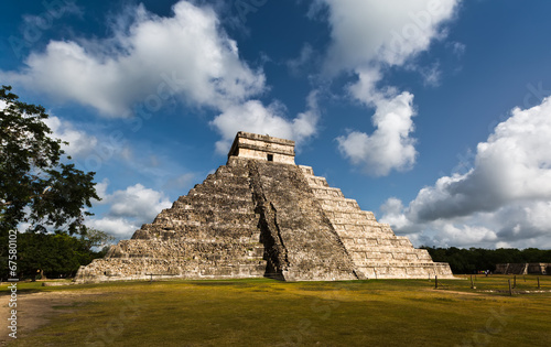 Obraz na płótnie canvas Piramida Majów, Chichen-Itza, Meksyk
