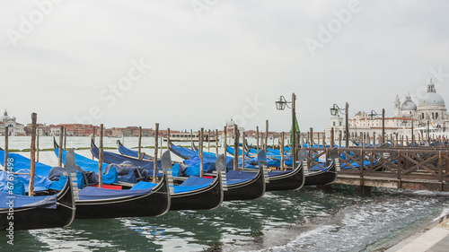 Fototapeta na wymiar Venedig, Altstadt, Gondeln, Insel, Basilica, Frühling, Italien