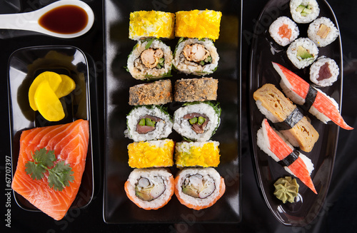 Naklejka samoprzylepna Zestaw sushi japoński owoce morza