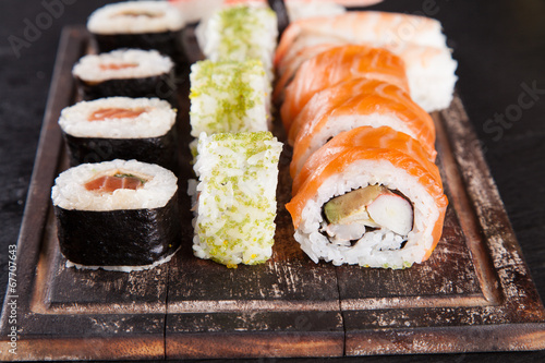 Naklejka samoprzylepna Zestaw sushi japoński owoce morza
