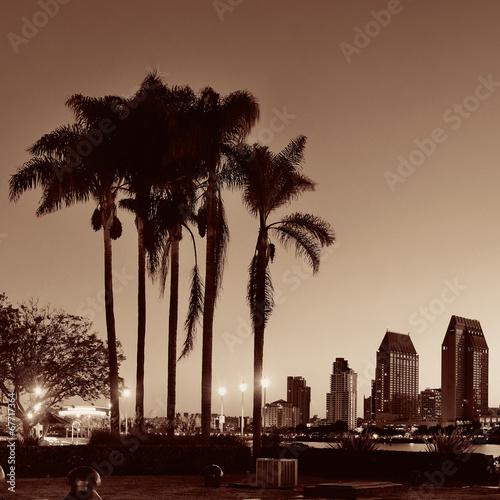 Board z aluminiowym obramowaniem San Diego rano