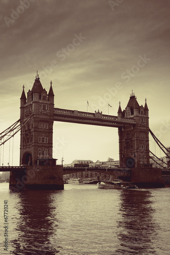 Naklejka samoprzylepna Tower Bridge Londyn