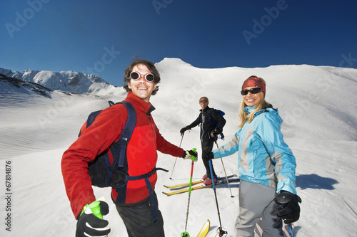 Dekoracja na wymiar  zauchensee-trzy-osoby-na-nartach-biegowych-w-gorach