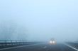 Fahrzeug im Nebel