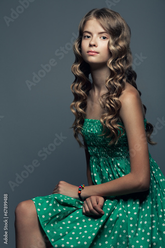 Naklejka dekoracyjna Modern Mona Lisa concept. Beautiful girl in green dress