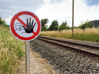 warning near railroad