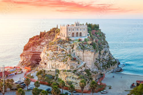 Cuadros en Lienzo Santa Maria dell'Isola at sunset - Tropea, Calabria, Italy
