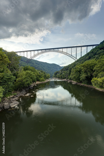 Board z aluminiowym obramowaniem Nowy most rzeczny sceniczny