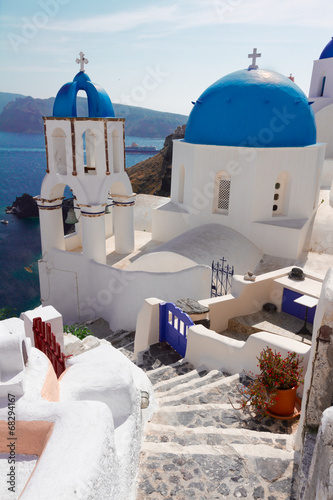 Tapeta ścienna Widok kaldery ze schodów i kościoła, santorini