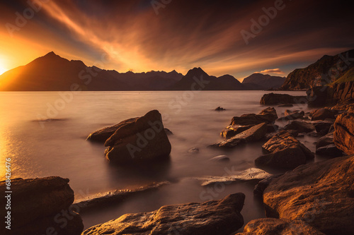 Board z aluminiowym obramowaniem Zachód słońca na plaży elgol