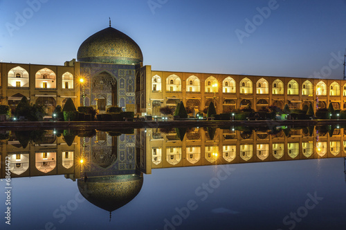 Fotografie, Obraz Sheikh lotf allah mosque in Isfahan Iran