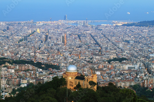Fotoboard na płycie Skyline barcelona o zmierzchu