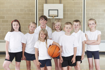 Wall Mural - Pupils In Elementary School Basketball Team