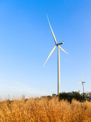 Wind turbine power generator during near twilight