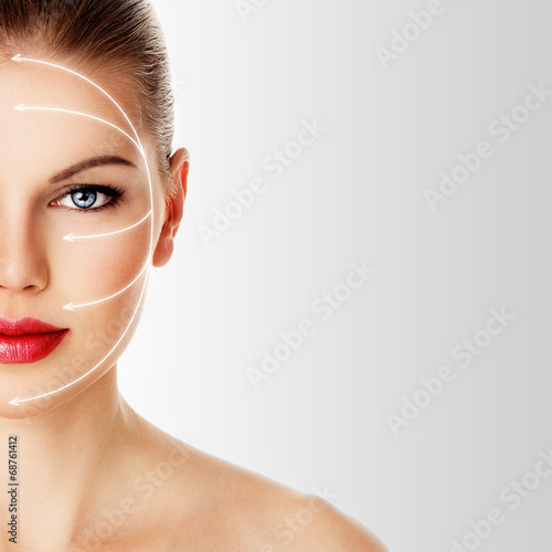 Fotografía Close-up of woman's face ready for rejuvenation treatment