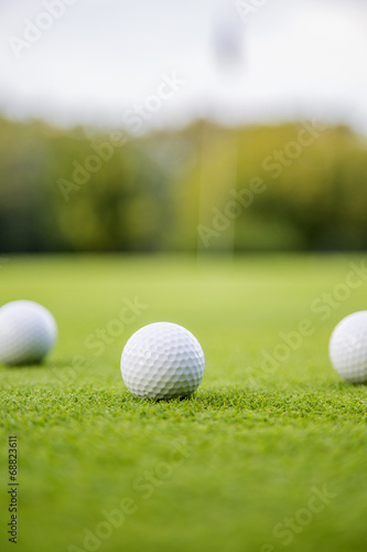 Obraz na płótnie canvas dwuczęściowy "dyptyk" Piłki golfowe