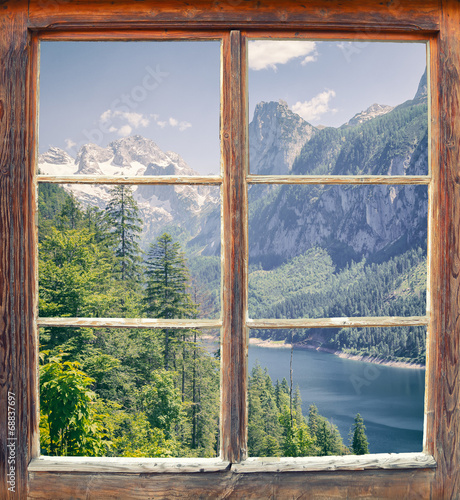 Fototapeta na wymiar Fensterblick Gosausee