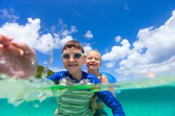 Wall Mural - Kids on vacation