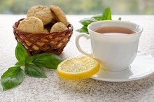 Tea With Lemon And Coconut Cookies