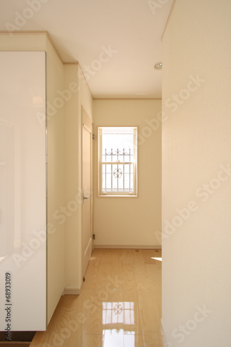 お洒落 アンティークな面格子 な新築住宅の玄関ホールイメージ Stock Photo Adobe Stock お洒落 アンティークな面格子 な新築住宅の玄関ホールイメージ Stock Photo Adobe Stock