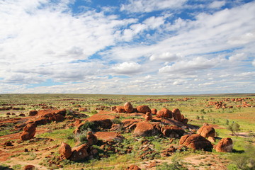 Wall Mural - Karlu Karlu - Devils Marbles in outback Australia