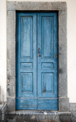 stare-niebieskie-drzwi