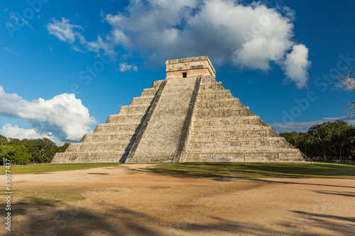Obraz na płótnie canvas dwuczęściowy "dyptyk" Piramidy z kukulkan chichen itza, meksyk