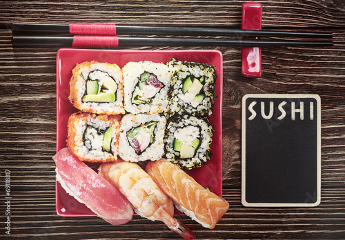 Tapeta ścienna Bułki i sushi i chopstick